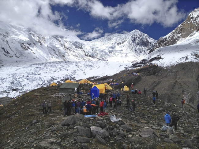 Nueve muertos tras avalancha en Nepal