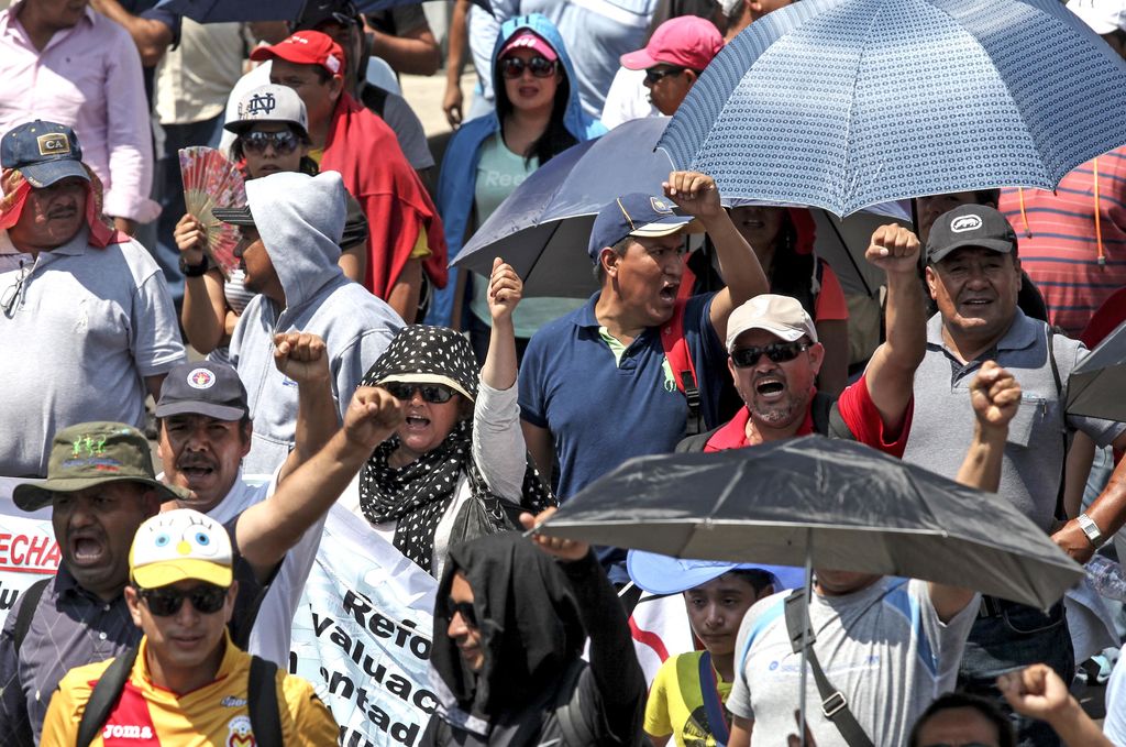 Maestros de la CNTE marcharán a Los Pinos Maestros de la CNTE marcharán a Los Pinos